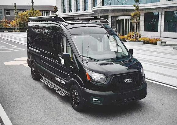 Ford four-wheel drive business car, big business RV, big space